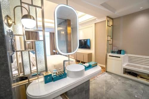 Superior King Room