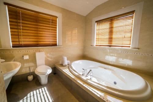 Queen Room with Spa Bath