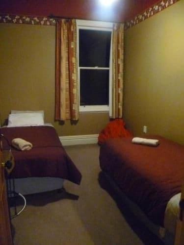 Two-Bedroom Cottage with Private Bathroom - The Bottom House