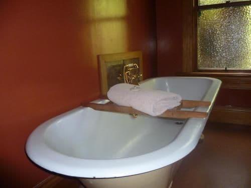 Four-Bedroom Two-Bathroom Villa - The Top House
