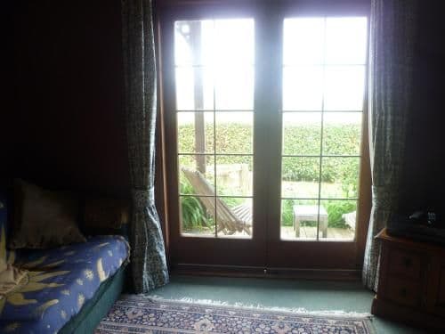 Two-Bedroom Cottage with Private Bathroom - The Bottom House