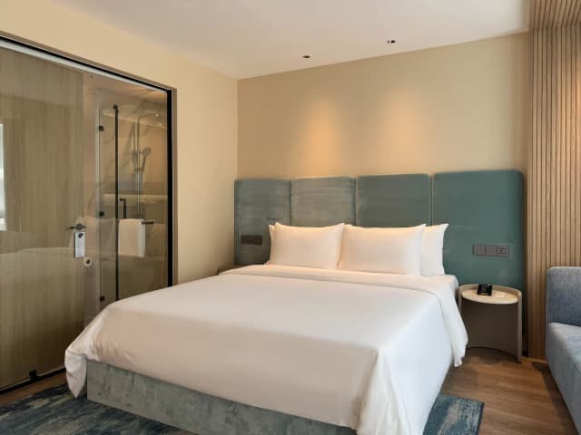 Standard King Room