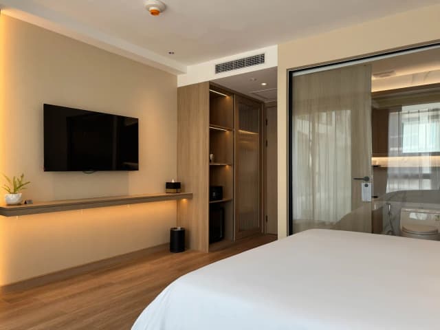 Standard King Room