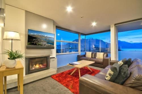 Apartment with Lake View
