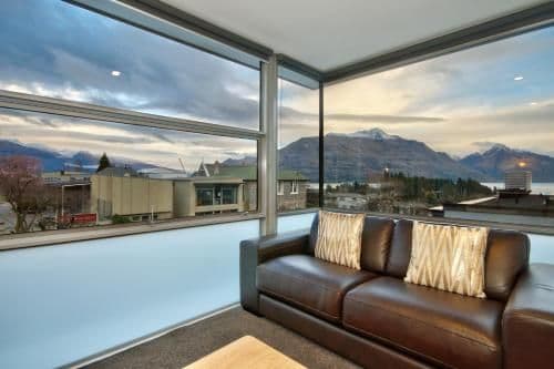 Apartment with Lake View