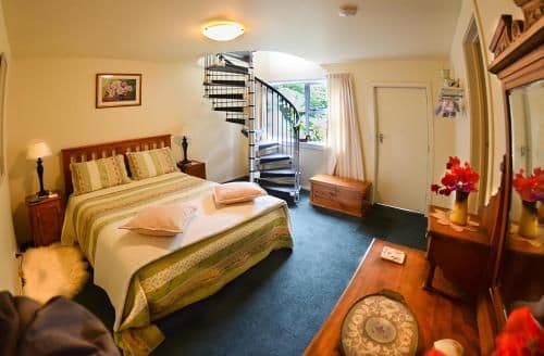 One-Bedroom Apartment with Sea View