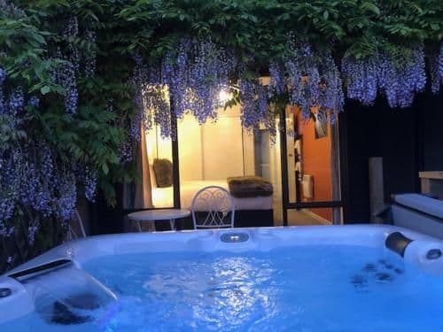 Deluxe Two-Bedroom Townhouse with Lake View