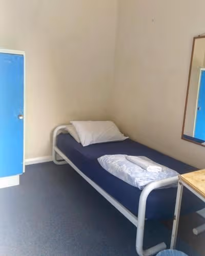 Cabin Single Room with Shared Bathroom