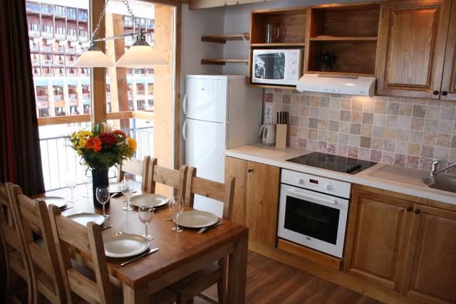 APARTMENT CAPACITY 6 THREE BEDROOM
