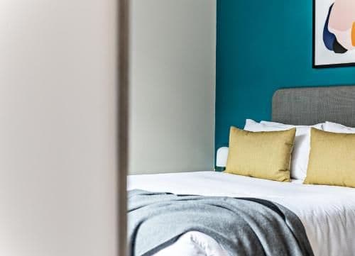 Premium Queen Room with Balcony + Shared Bathroom
