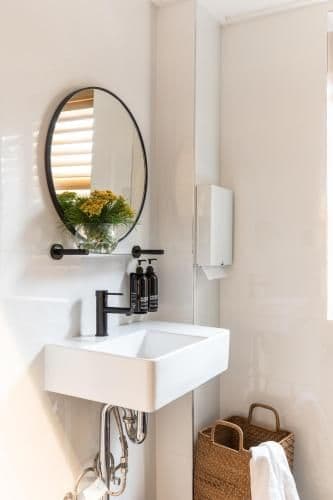 Premium Queen Room with Balcony + Shared Bathroom