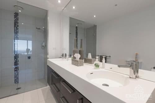 Luxury Three-Bedroom Apartment