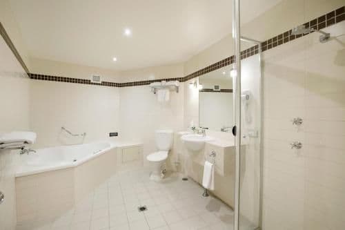 Family Studio with Spa Bath