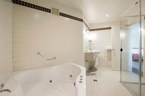Family Studio with Spa Bath