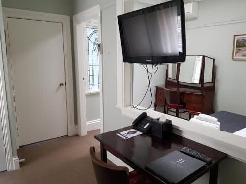 Queen Suite