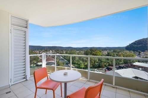 Apartment with Mountain View