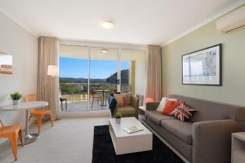 Apartment with Mountain View