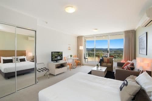 Apartment with Mountain View