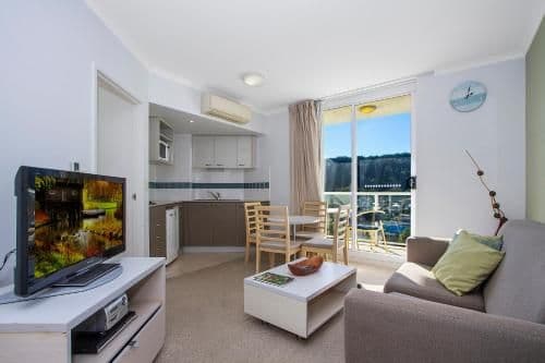 Apartment with Mountain View