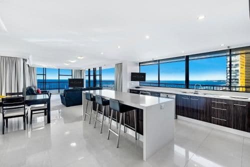 Sub Penthouse Three-Bedroom Apartment with Ocean View