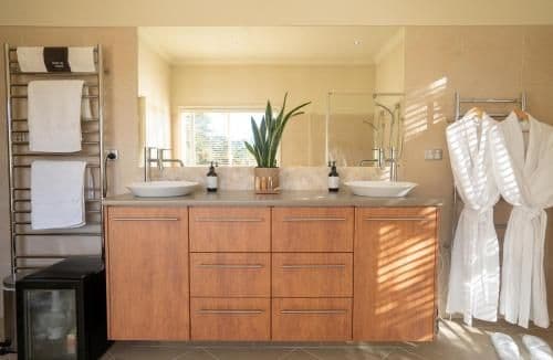 King Room with Spa Bath