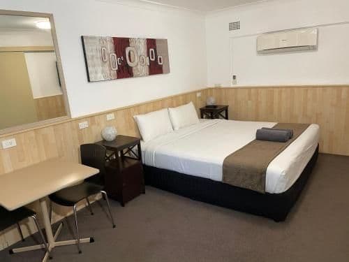 Deluxe King Room