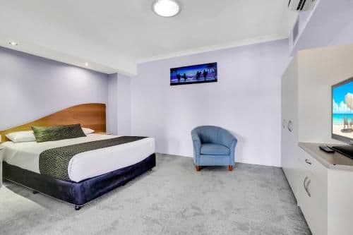 Deluxe Suite with Spa Bath