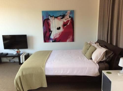 Deluxe Queen Studio 
