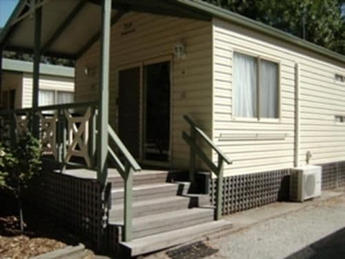 2 Bedroom Deluxe Cabin