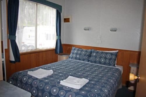 2 Bedroom Deluxe Cabin