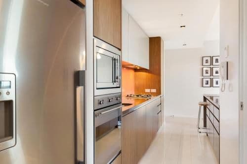 One-Bedroom Apartment with Parking (608ST)