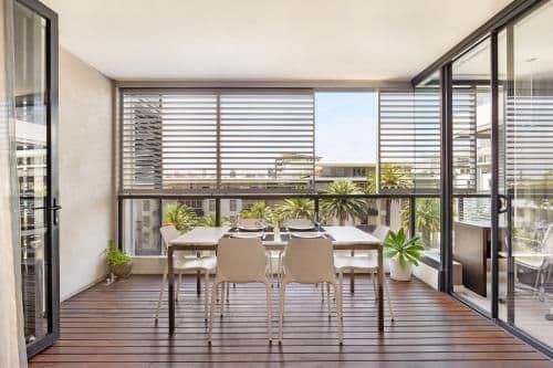 One-Bedroom Apartment with Parking (608ST)