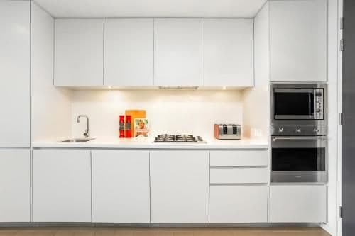 One-Bedroom Apartment with Parking (908ST)
