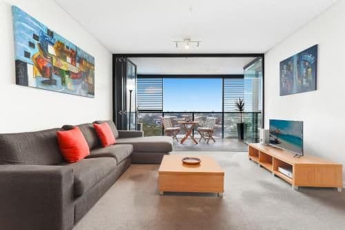One-Bedroom Apartment with Parking (908ST)