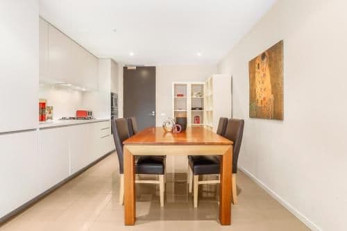 One-Bedroom Apartment with Parking (908ST)