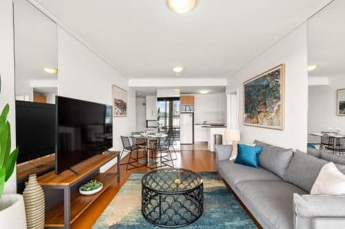 Apartment with Lake View