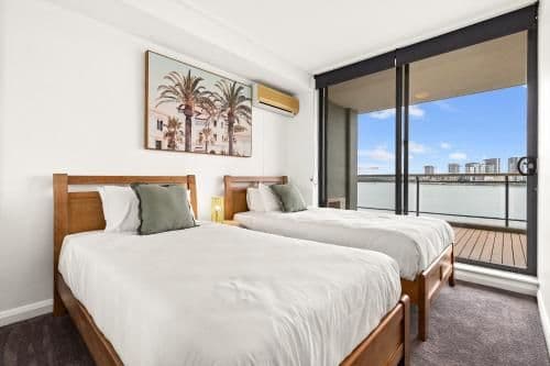 Apartment with Lake View
