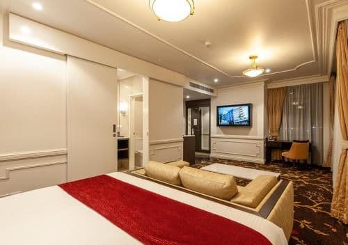 Luxury King Suite with Spa Bath and Balcony