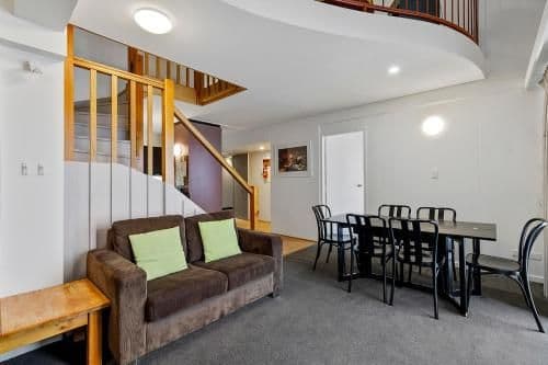 Three Bedroom Apartment - Chalet Apartment 713