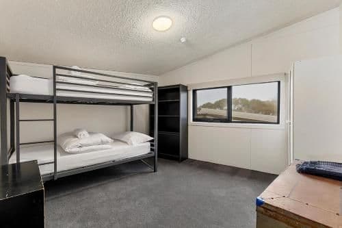 Three Bedroom Apartment - Chalet Apartment 713