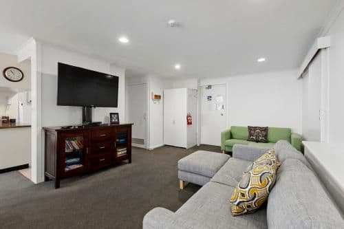 One-Bedroom Apartment - Chalet Apartment 300