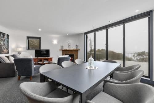 Three Bedroom Apartment – Peak 301