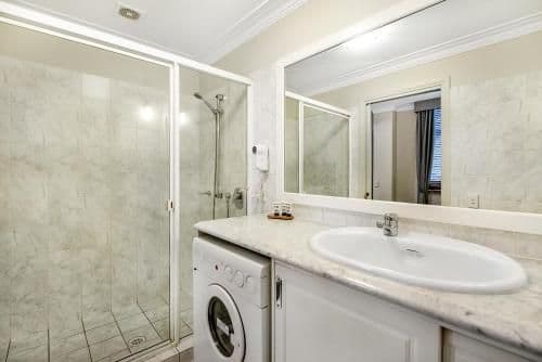 Superior One-Bedroom Apartment