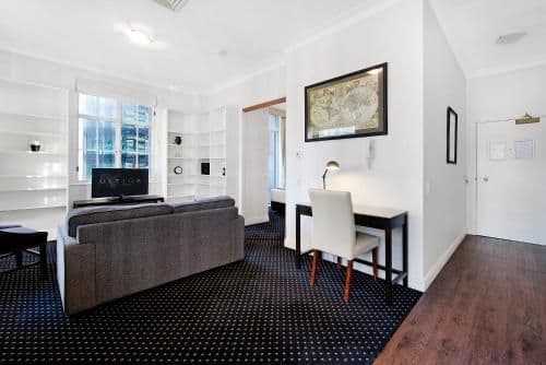 Superior One-Bedroom Apartment