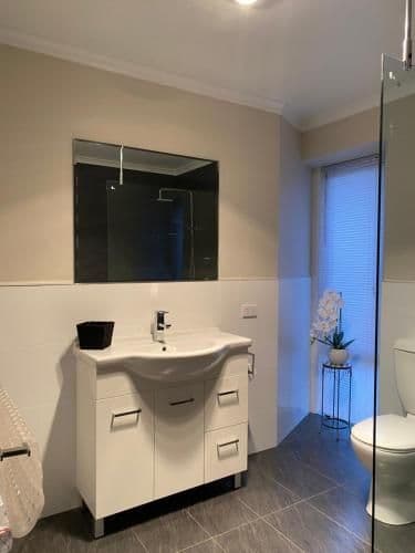 Deluxe Queen Suite