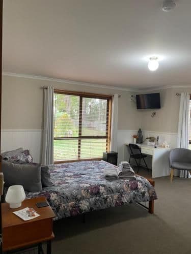 Deluxe Queen Suite