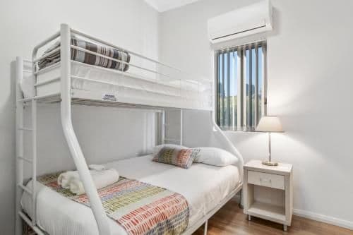 Deluxe Three-Bedroom Cabin - Sleeps 8