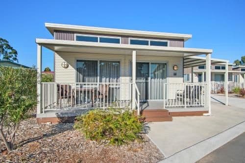 Deluxe Three-Bedroom Cabin - Sleeps 8