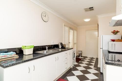 One-Bedroom Apartment with Kitchen