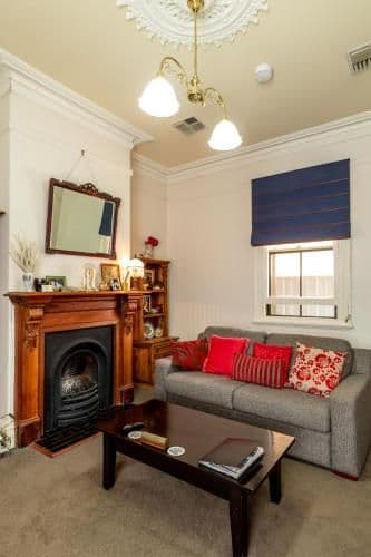One-Bedroom Apartment with Kitchen